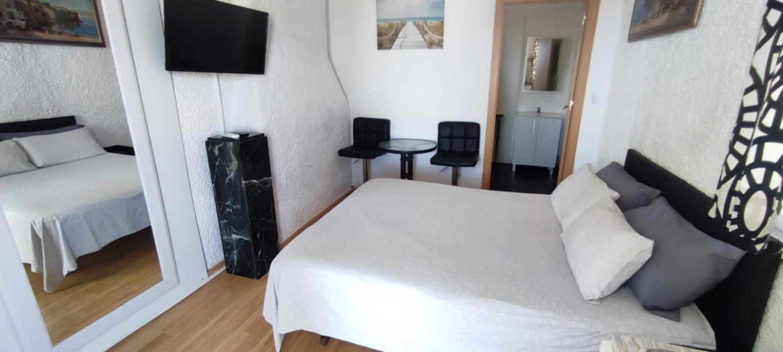 Bluemar Guest House อัลเมรีอา ภายนอก รูปภาพ